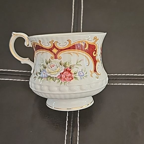 Queen’s Rosina Cup & Saucer Vintage Fine Bone China England - Picture 5 of 8